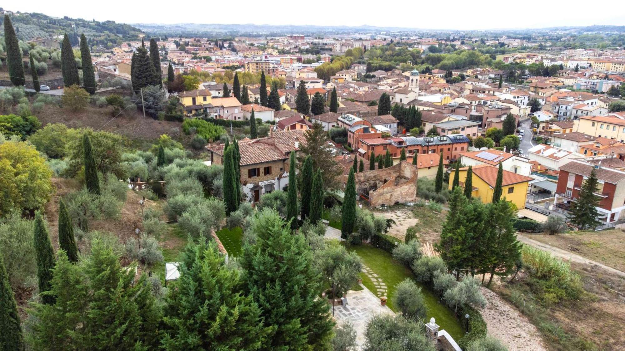 فندق Castellino Di Malborghetto مونتيلوبو فيورنتينو المظهر الخارجي الصورة