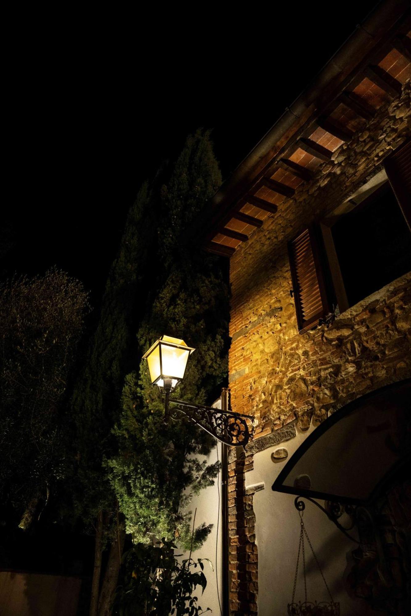 فندق Castellino Di Malborghetto مونتيلوبو فيورنتينو المظهر الخارجي الصورة