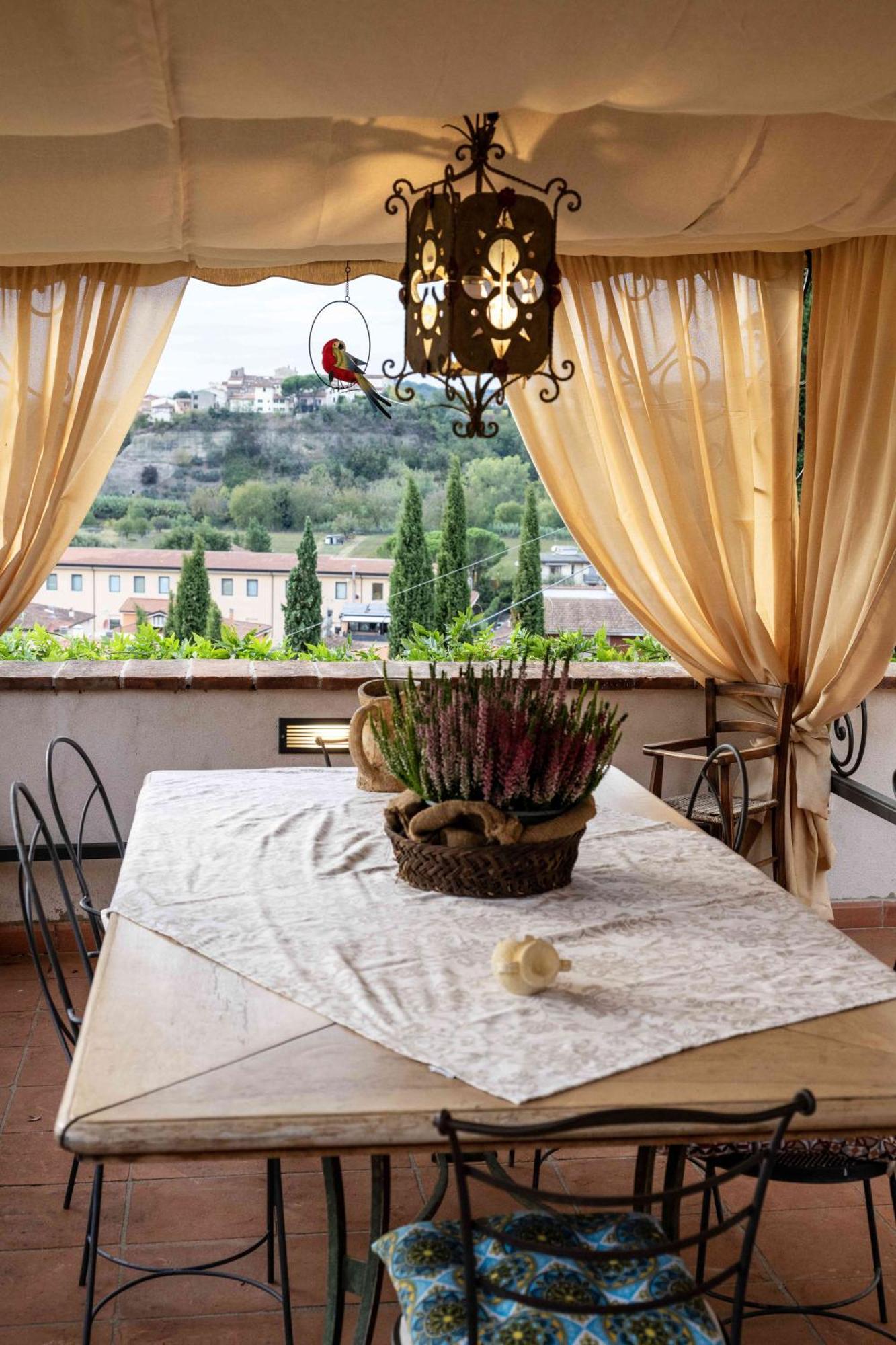 فندق Castellino Di Malborghetto مونتيلوبو فيورنتينو المظهر الخارجي الصورة