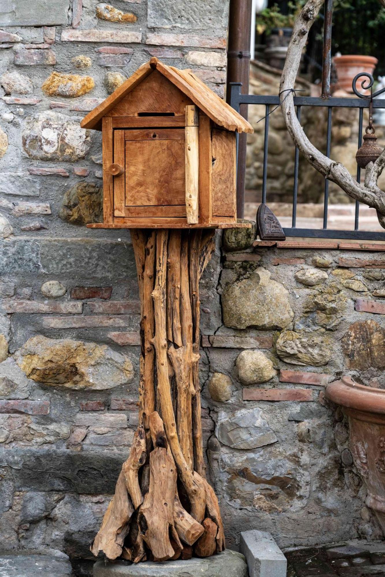 فندق Castellino Di Malborghetto مونتيلوبو فيورنتينو المظهر الخارجي الصورة