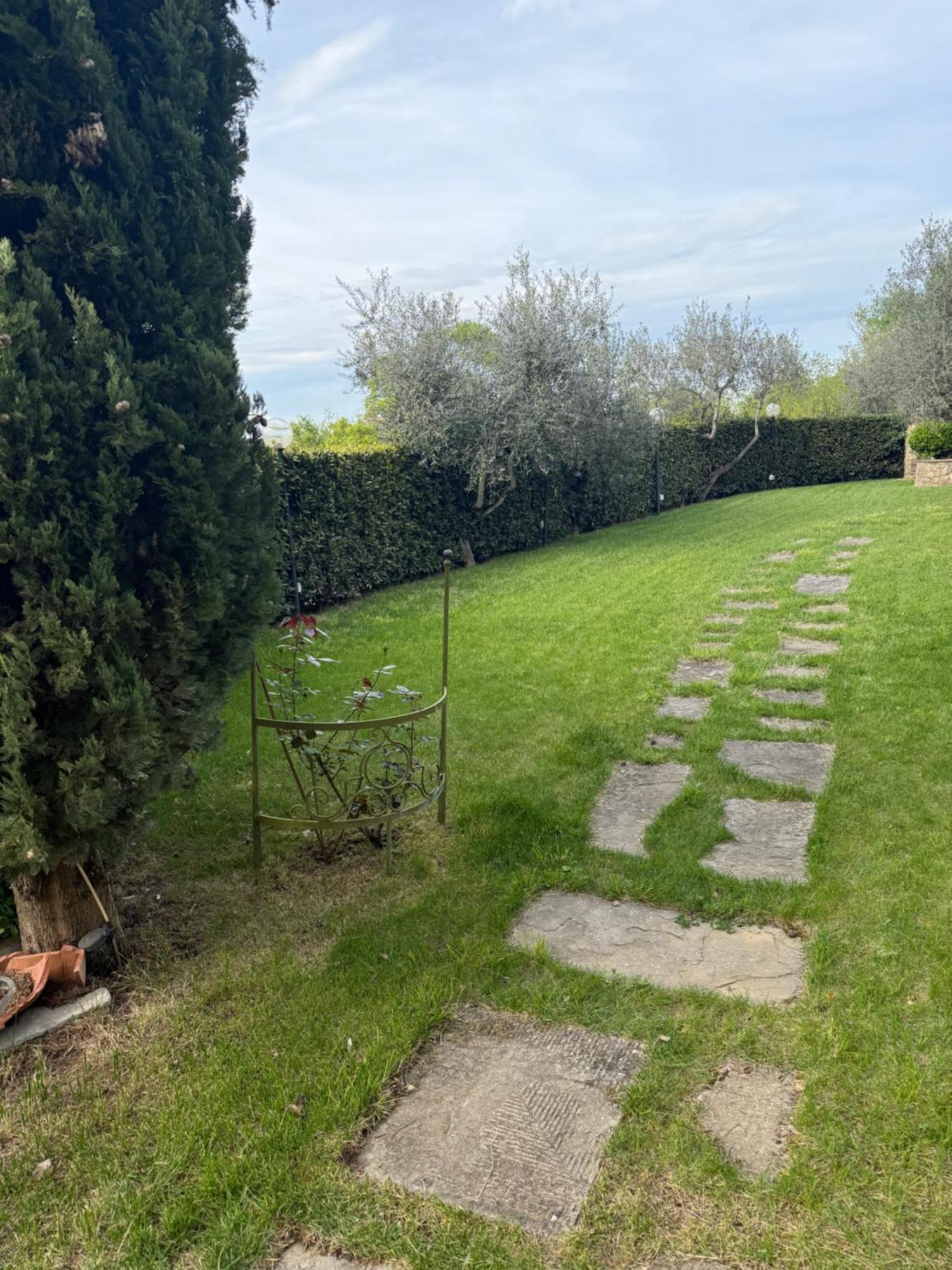 فندق Castellino Di Malborghetto مونتيلوبو فيورنتينو المظهر الخارجي الصورة