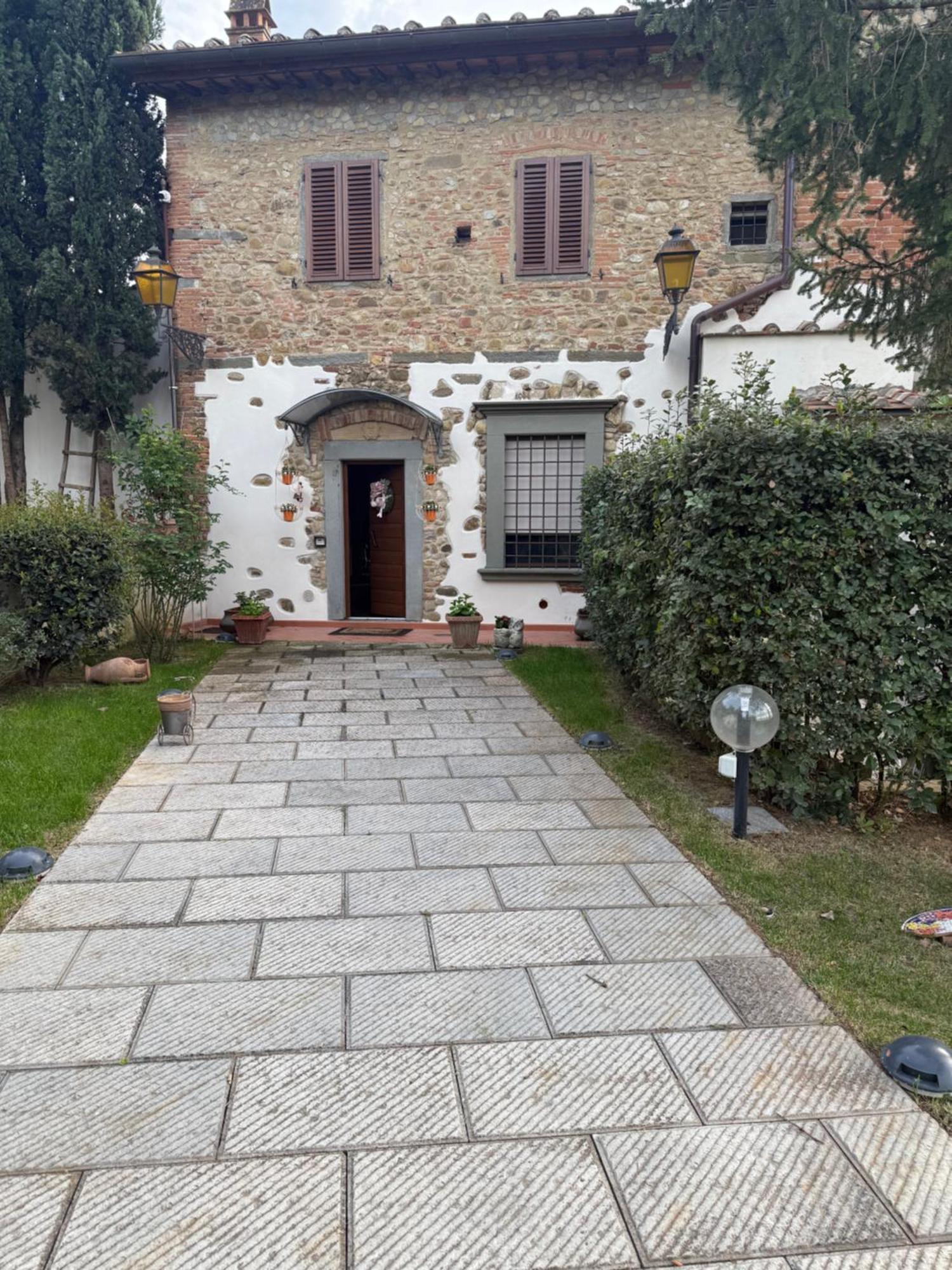 فندق Castellino Di Malborghetto مونتيلوبو فيورنتينو المظهر الخارجي الصورة